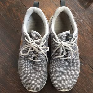 Nike Roshe Run sneakers